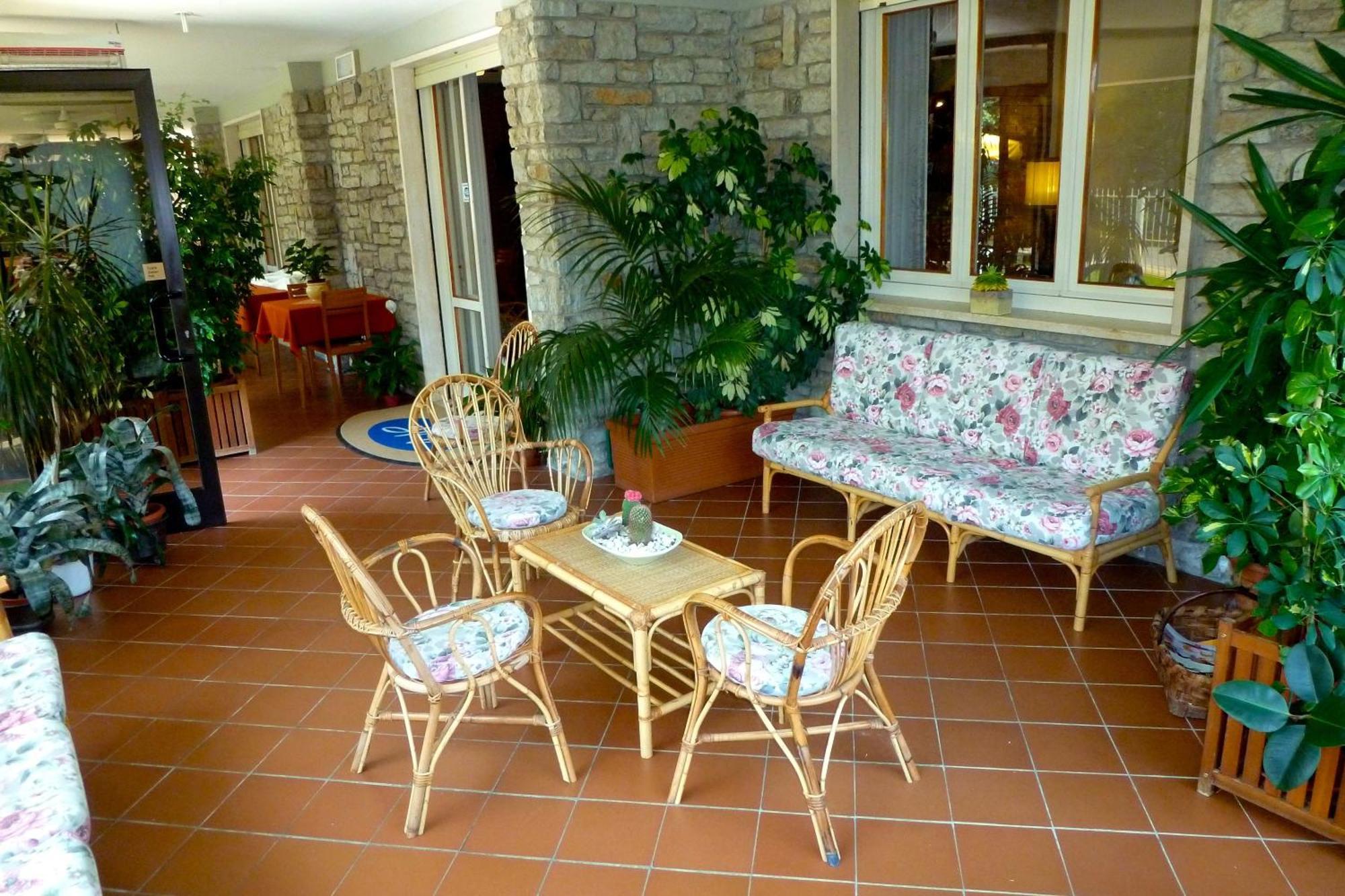 Hotel Versilia Λίντο ντι Καμαϊόρε Εξωτερικό φωτογραφία