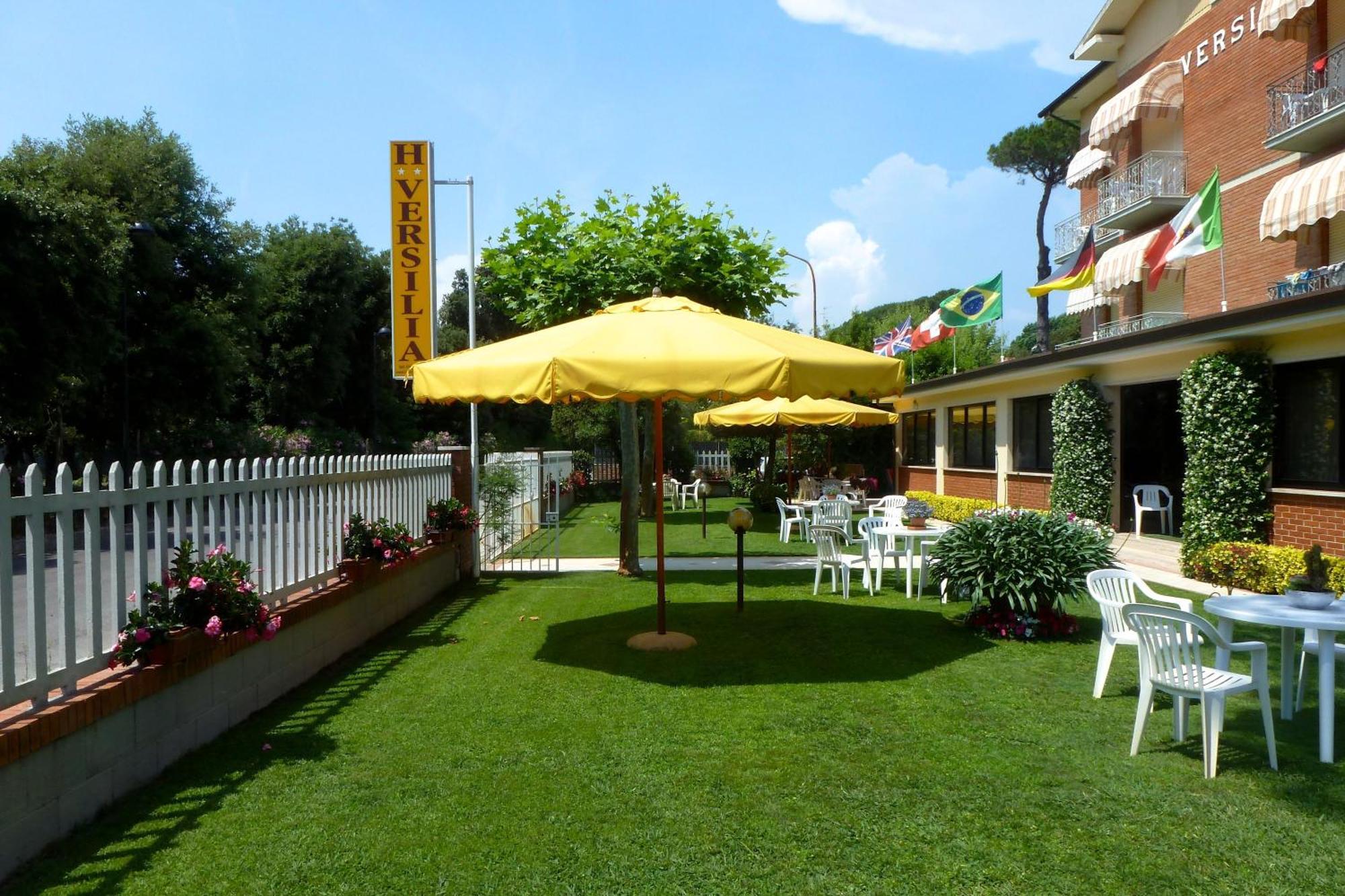 Hotel Versilia Λίντο ντι Καμαϊόρε Εξωτερικό φωτογραφία
