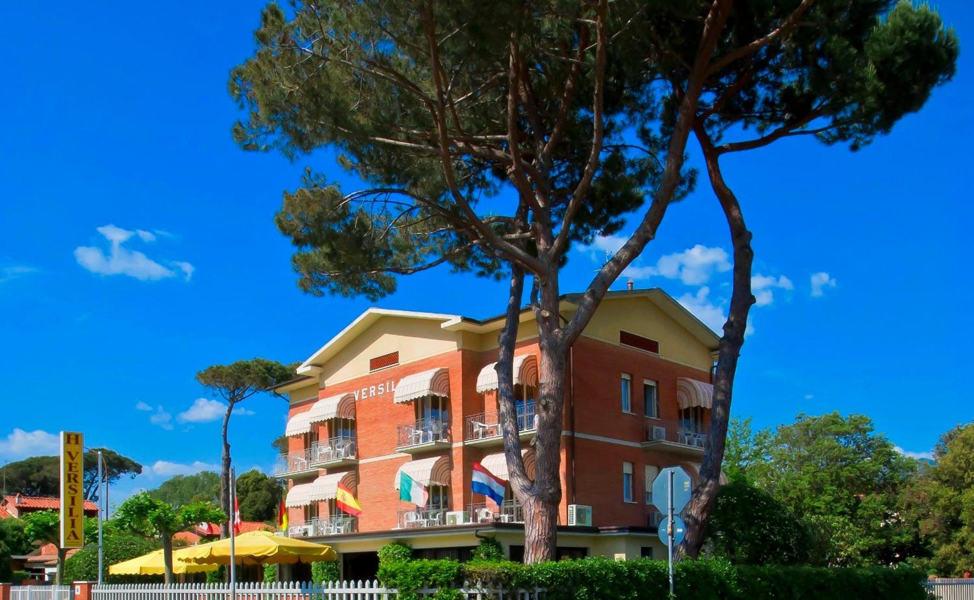 Hotel Versilia Λίντο ντι Καμαϊόρε Εξωτερικό φωτογραφία
