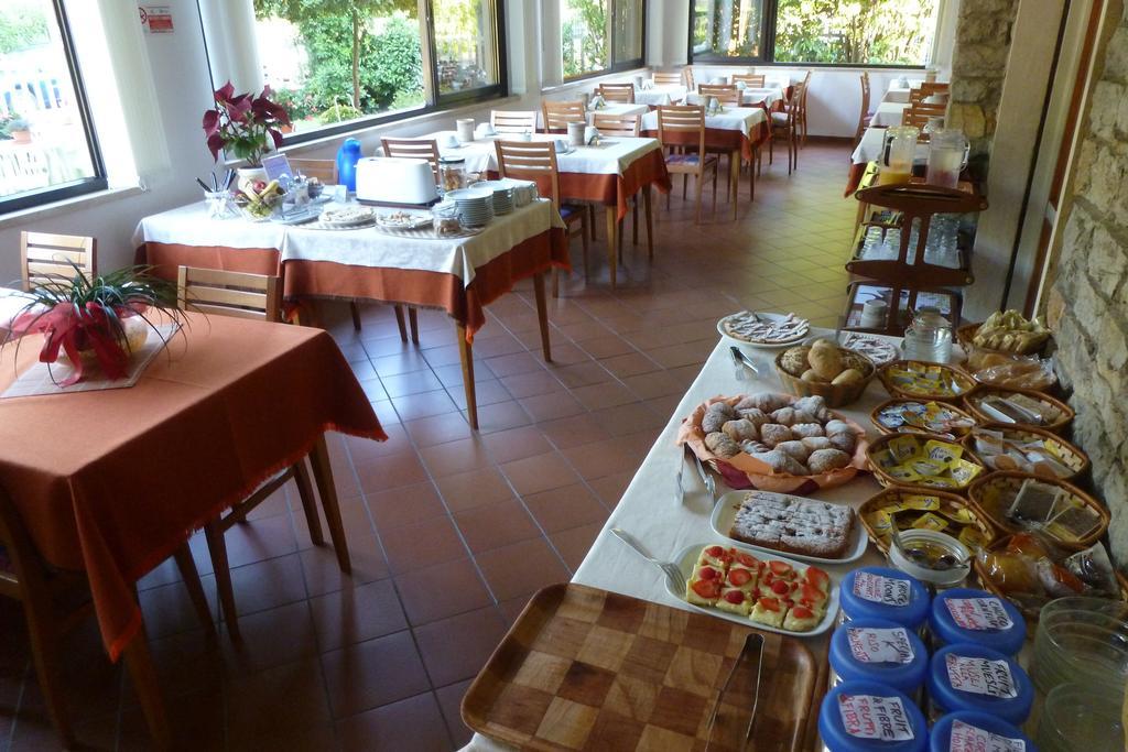 Hotel Versilia Λίντο ντι Καμαϊόρε Εξωτερικό φωτογραφία
