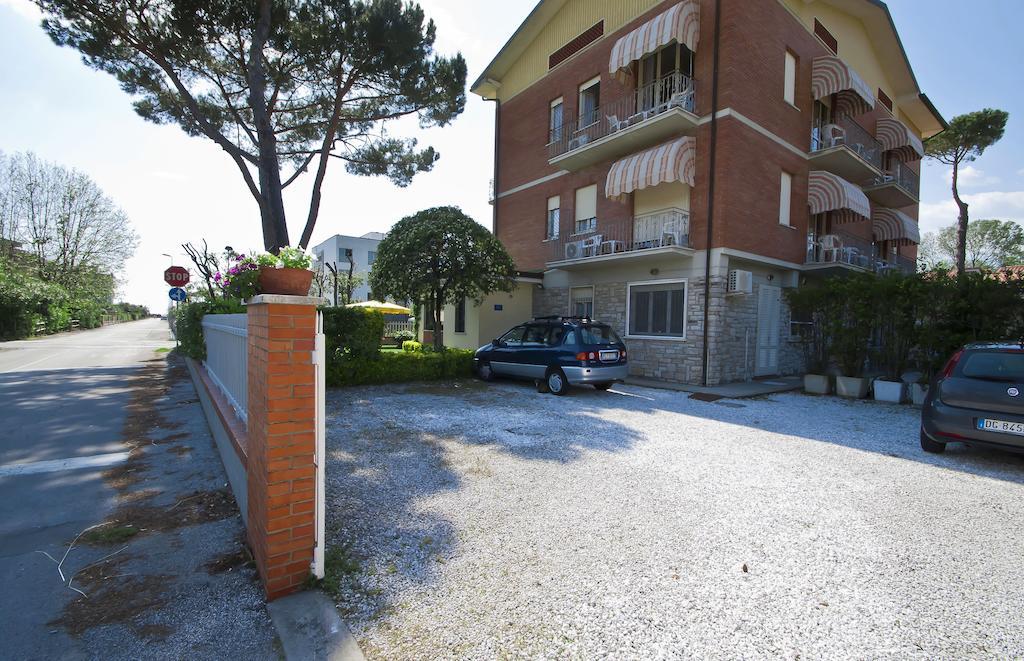 Hotel Versilia Λίντο ντι Καμαϊόρε Εξωτερικό φωτογραφία