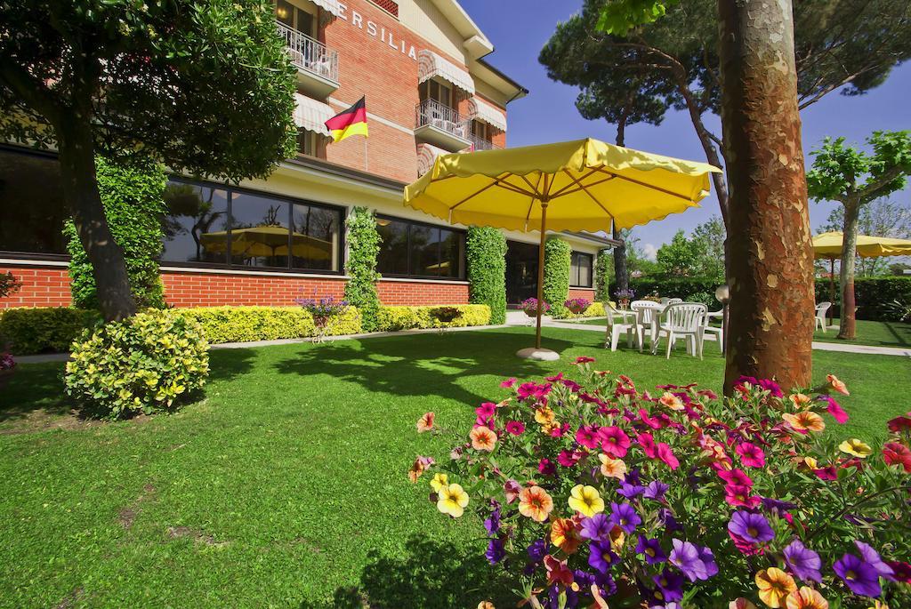 Hotel Versilia Λίντο ντι Καμαϊόρε Εξωτερικό φωτογραφία